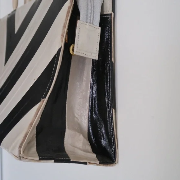 1960s Lee Sands Black and White Chevron Eel Skin Handbag - Picture 13 of 16